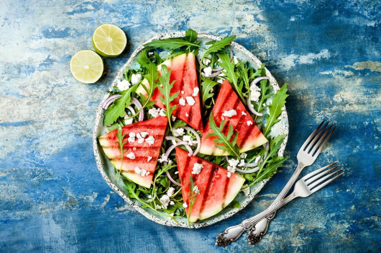 Teller, Grillgut, Wassermelone