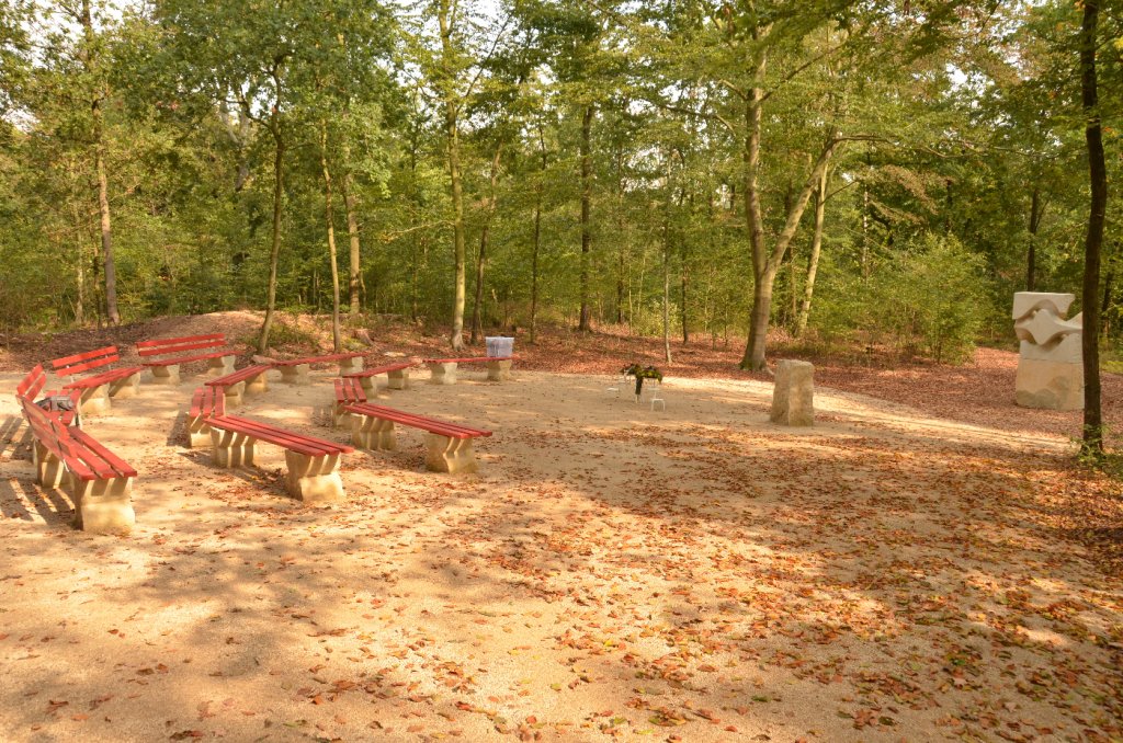 Andachtsplatz im Bestattungswald Naturruhe Friedewald