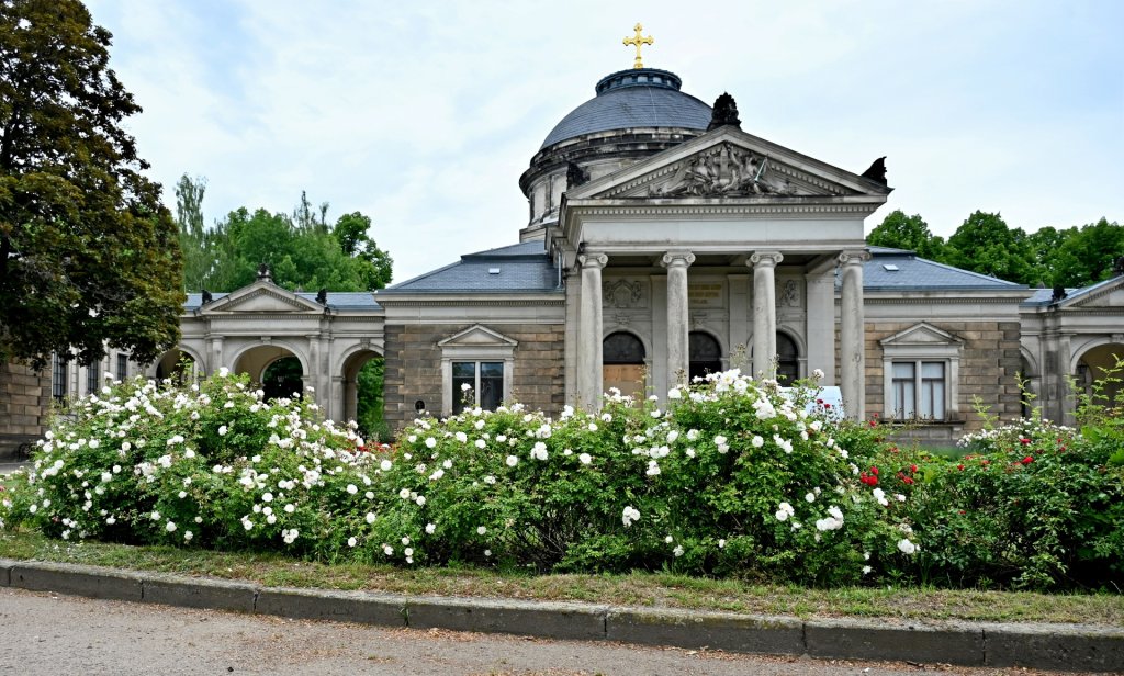 Einen Rundgang für die Sinne können Sie auf dem Johannisfriedhof erleben.