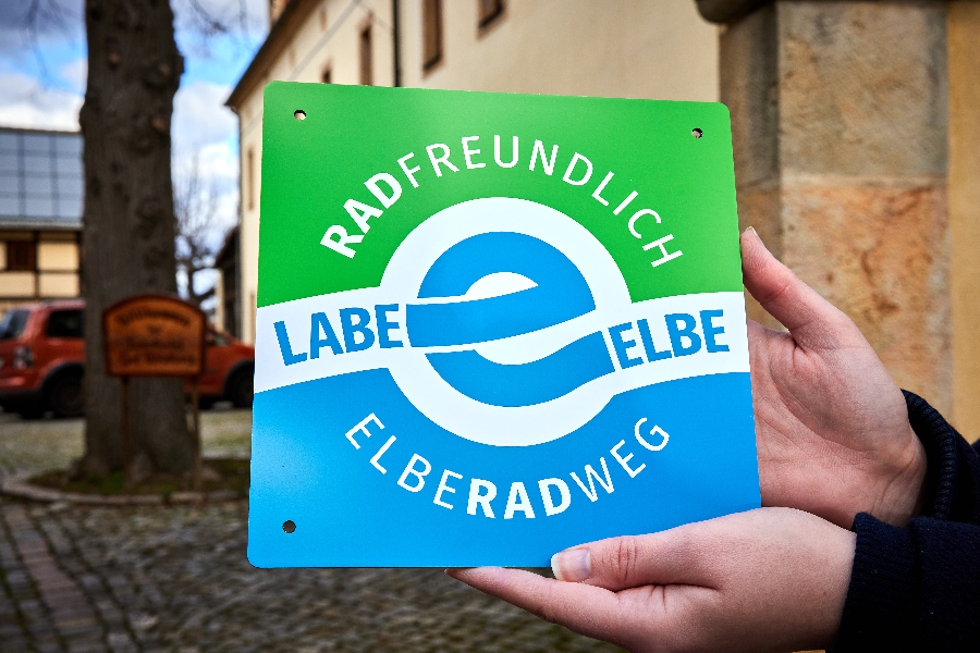 Frisch aufgelegt: Elberadweg-Handbuch