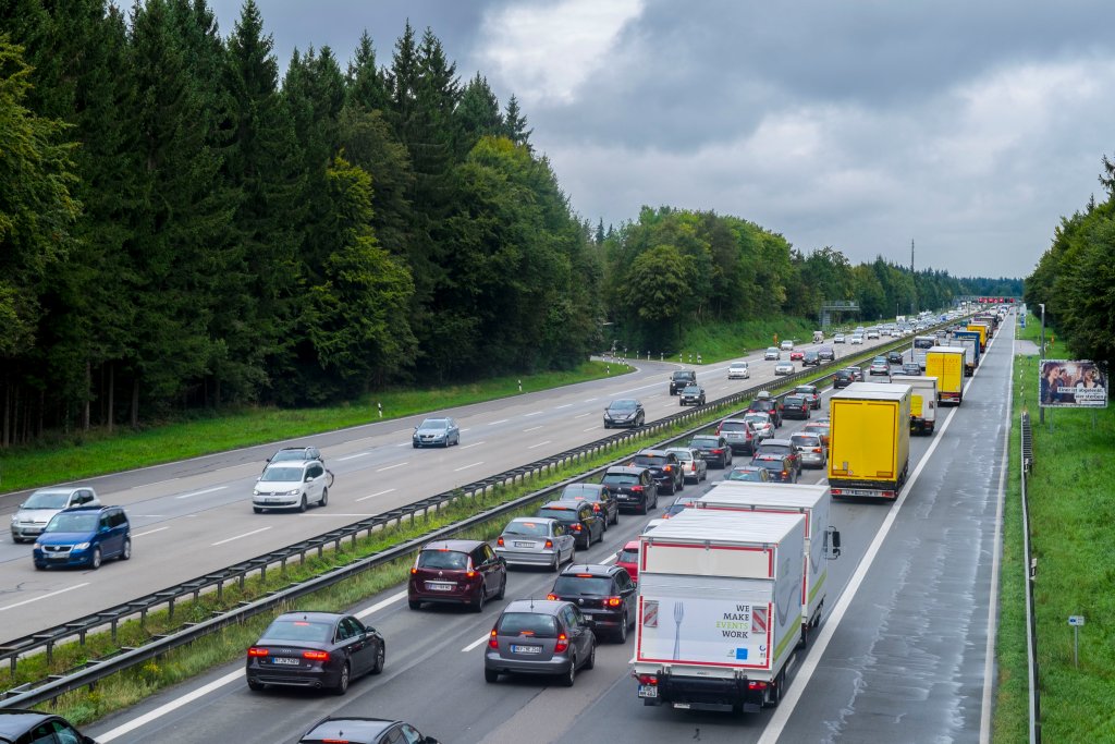 Verkehr auf der Autobahn