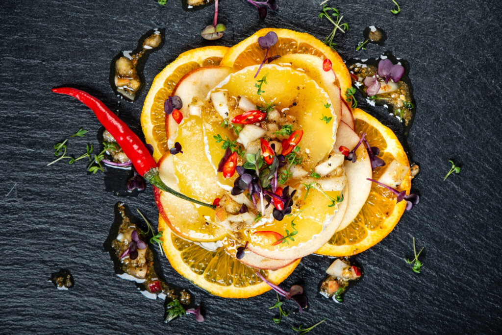 Handkäse auf Orangen